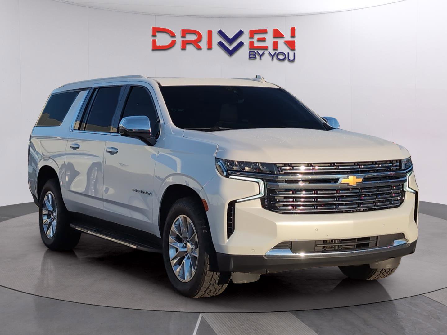 Used 2023 Chevrolet Suburban Premier w/ Premium Package image 7
