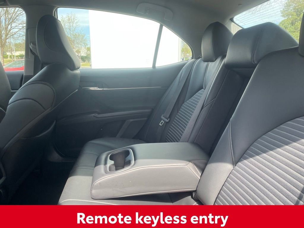 Used 2024 Toyota Camry SE FWD image 16