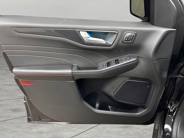 Used 2023 Ford Escape ST-Line Elite w/ Premium Technology Package image 10