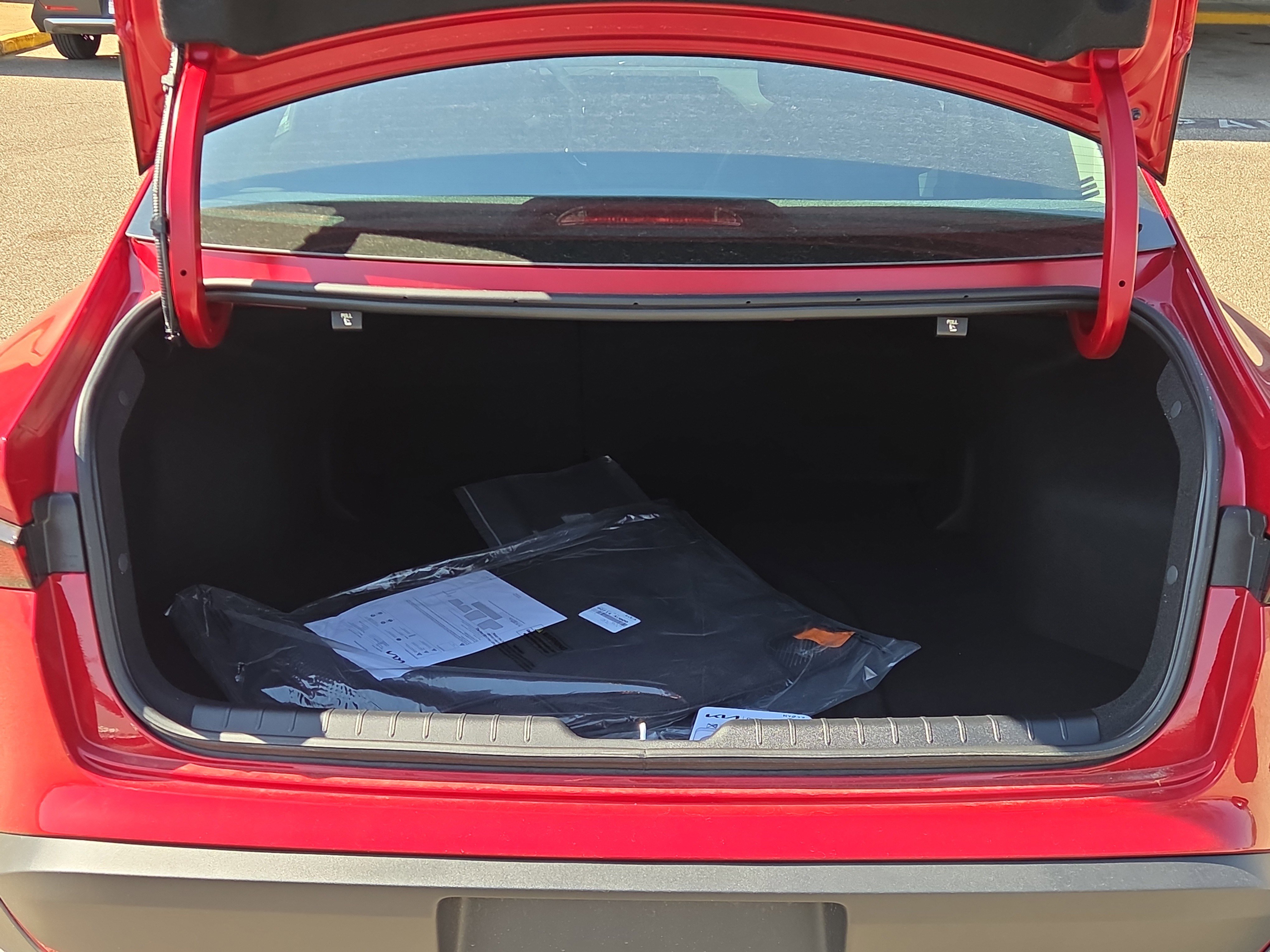 New 2026 Kia K4 LXS image 4