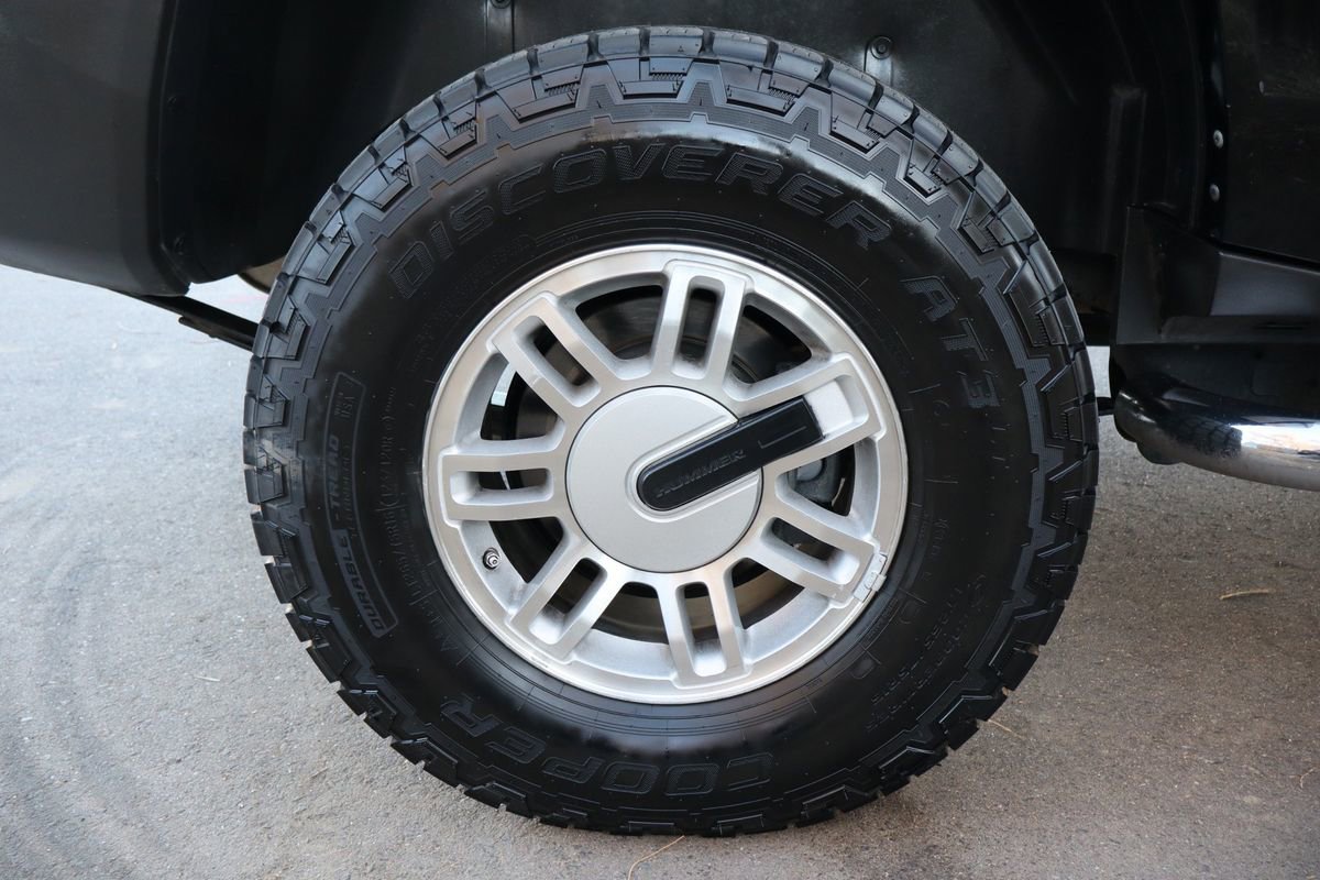 Used 2006 HUMMER H3 w/ Chrome Appearance Package image 41