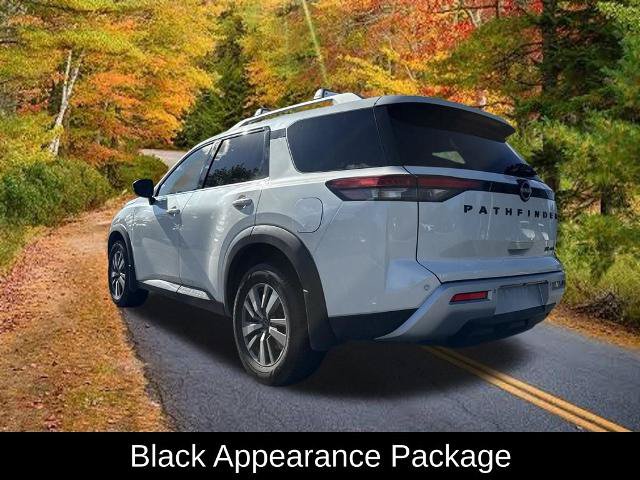 Certified 2023 Nissan Pathfinder SL w/ Black Appearance Package AWD/4WD image 12