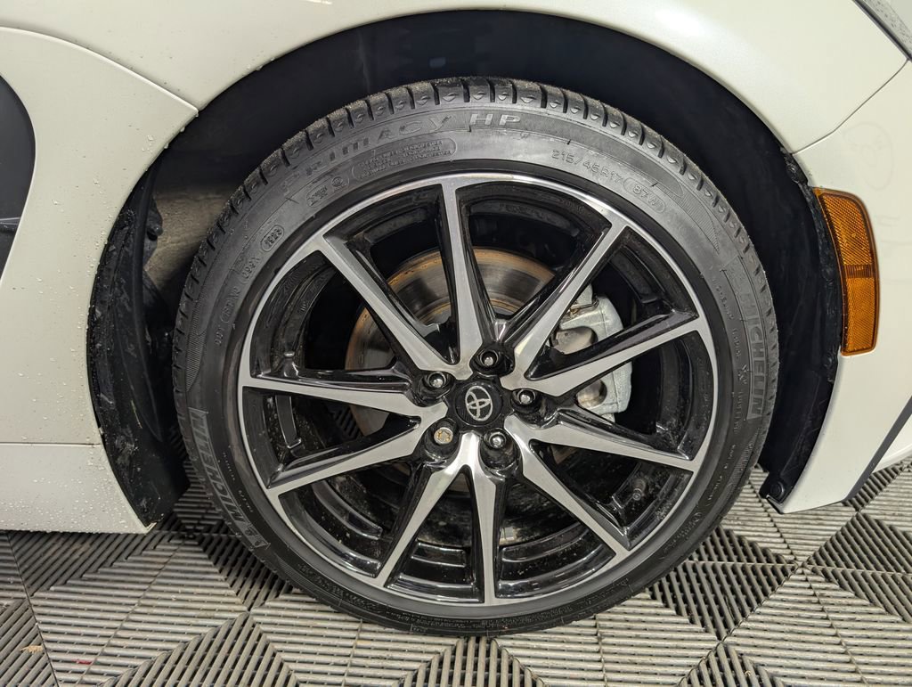 Used 2023 Toyota GR86 w/ ALL Weather Mat Package (TMS) image 10