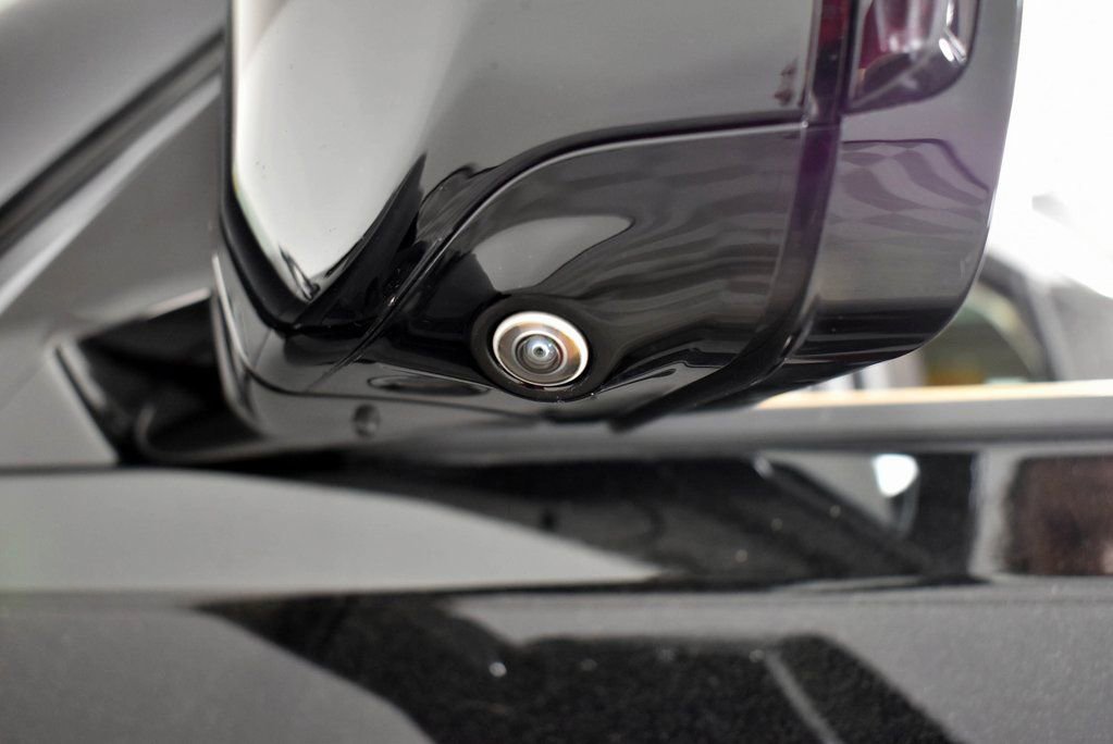 Used 2024 Land Rover Defender 130 S image 9