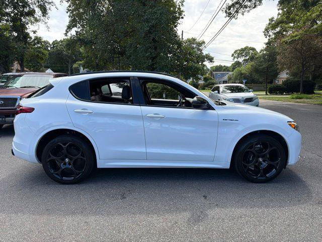 Used 2023 Alfa Romeo Stelvio Estrema AWD/4WD image 11