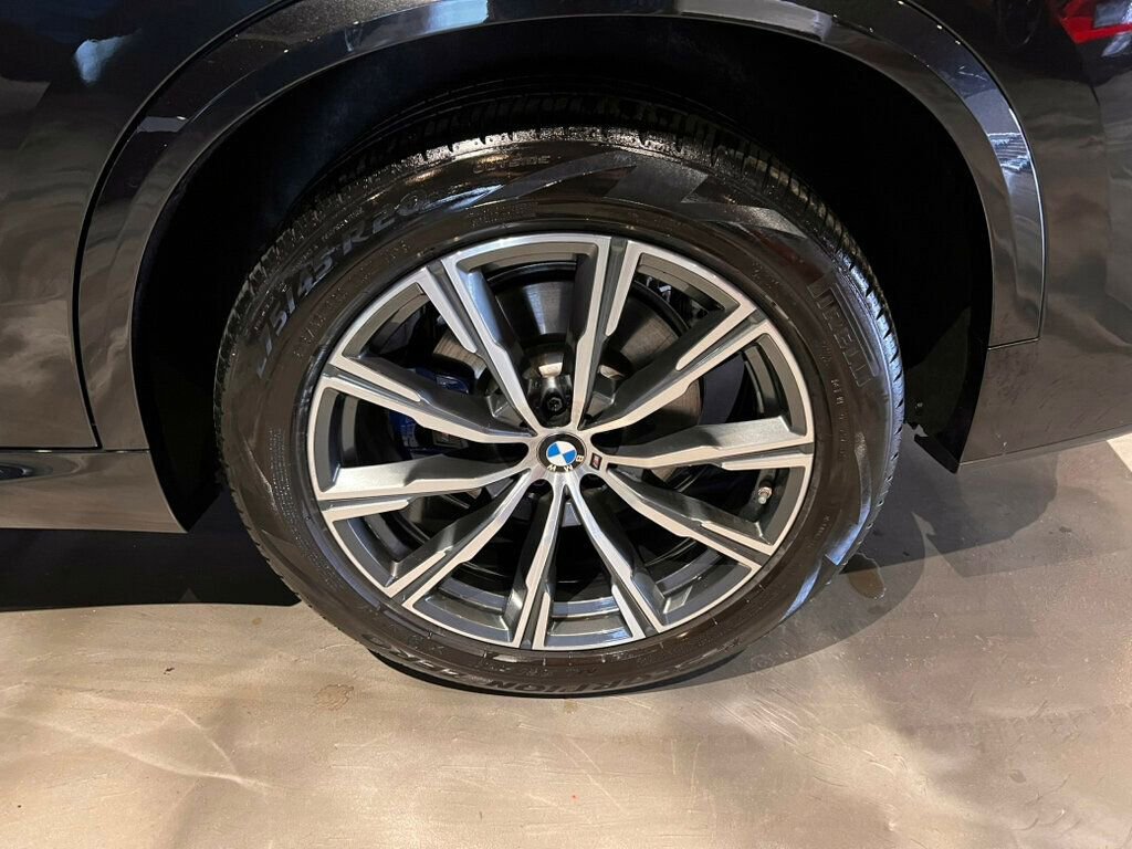 Used 2023 BMW X5 xDrive40i w/ M Sport Package image 11