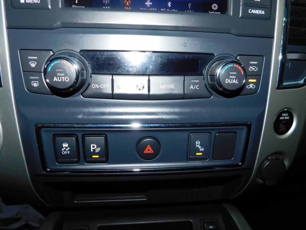 Used 2019 Nissan Titan SV w/ SV Convenience Package image 14