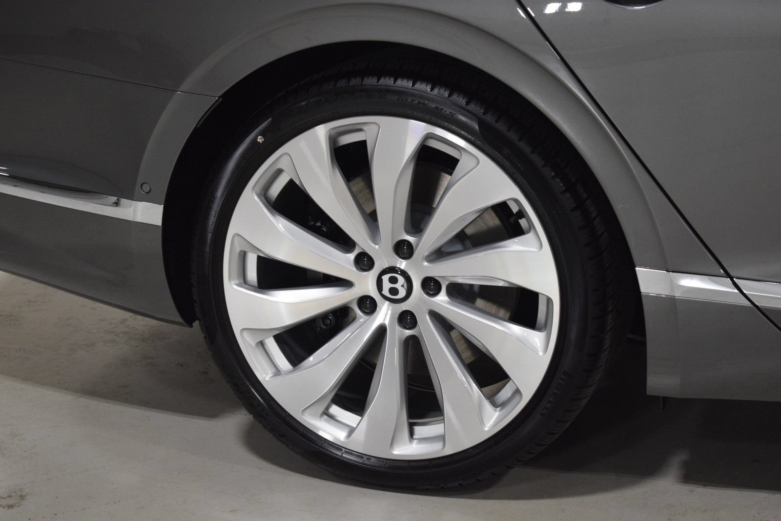 New 2026 Bentley Flying Spur Plug-In Hybrid AWD/4WD image 6