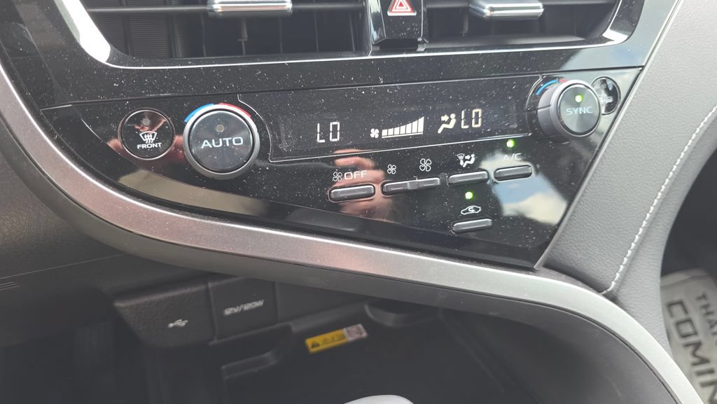 Used 2023 Toyota Camry XSE w/ Navigation Package FWD image 19