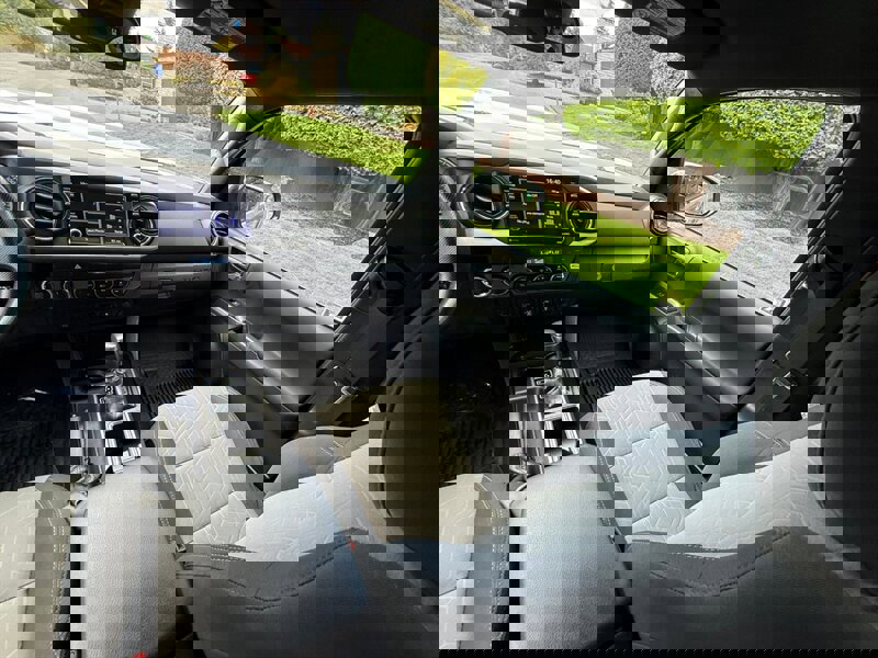 Used 2022 Toyota Tacoma TRD Sport w/ Technology Package image 17