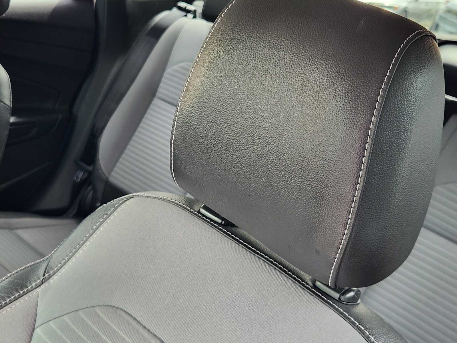 Used 2017 Ford Escape Titanium AWD/4WD image 14