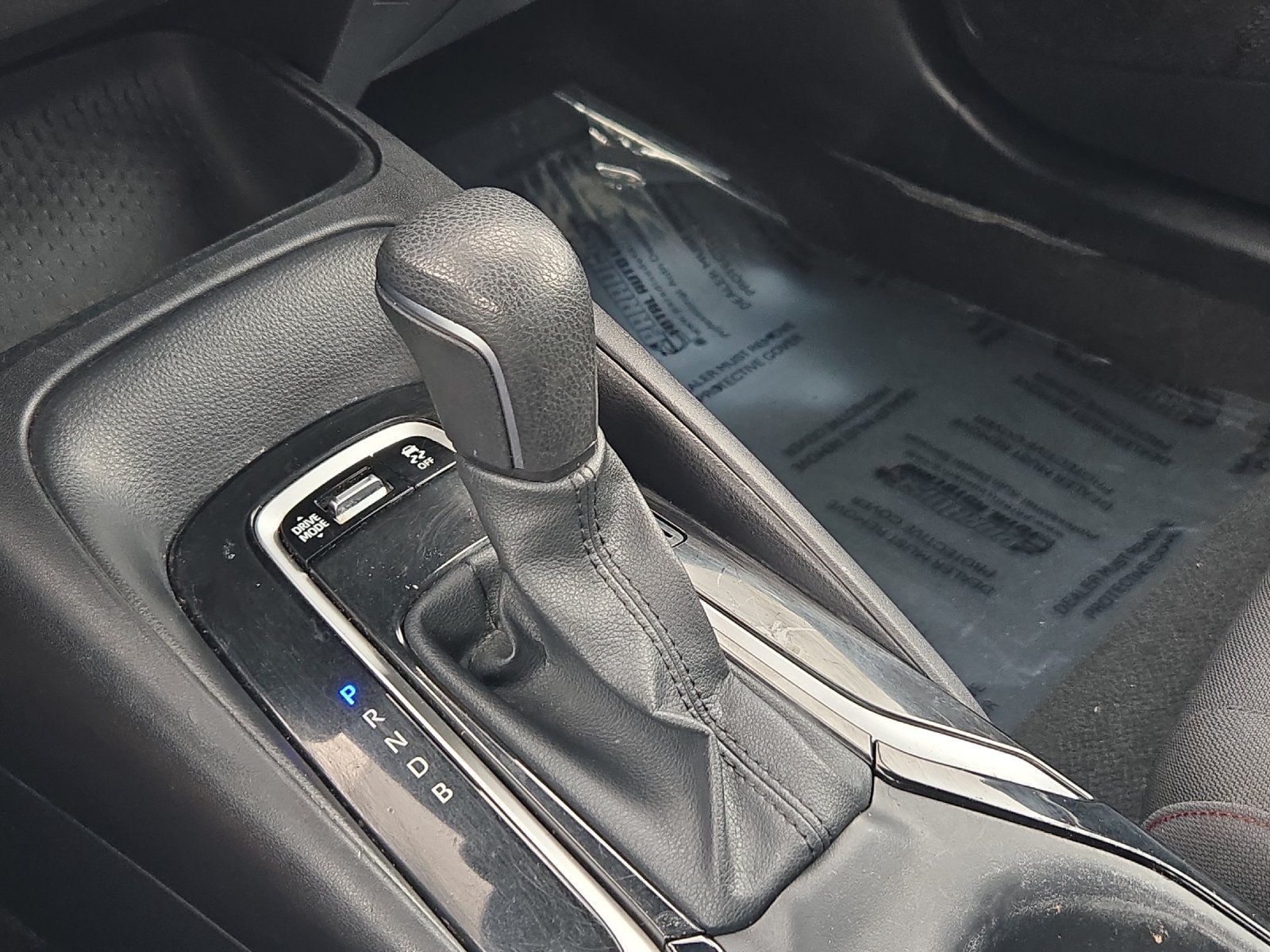 Certified 2025 Toyota Corolla SE FWD image 19