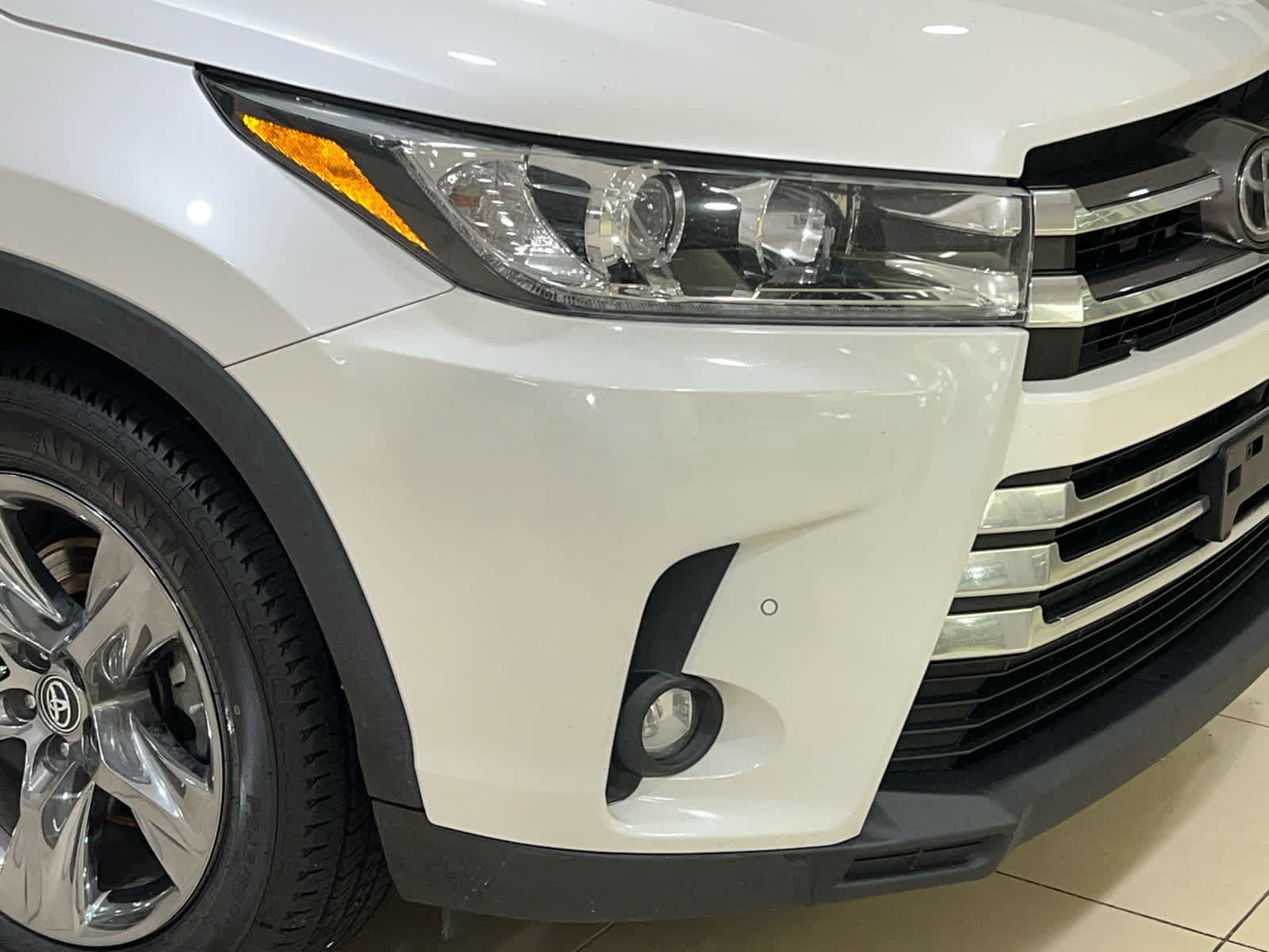Used 2019 Toyota Highlander Limited Platinum w/ Carpet Mat Package (TMS) AWD/4WD image 2