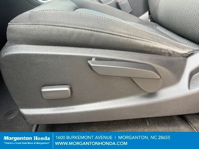 Used 2018 Chevrolet Colorado LT AWD/4WD image 15