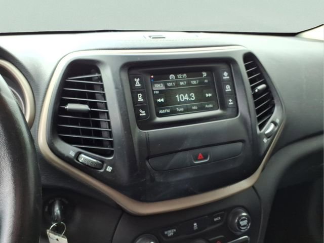 Used 2015 Jeep Cherokee Latitude image 15