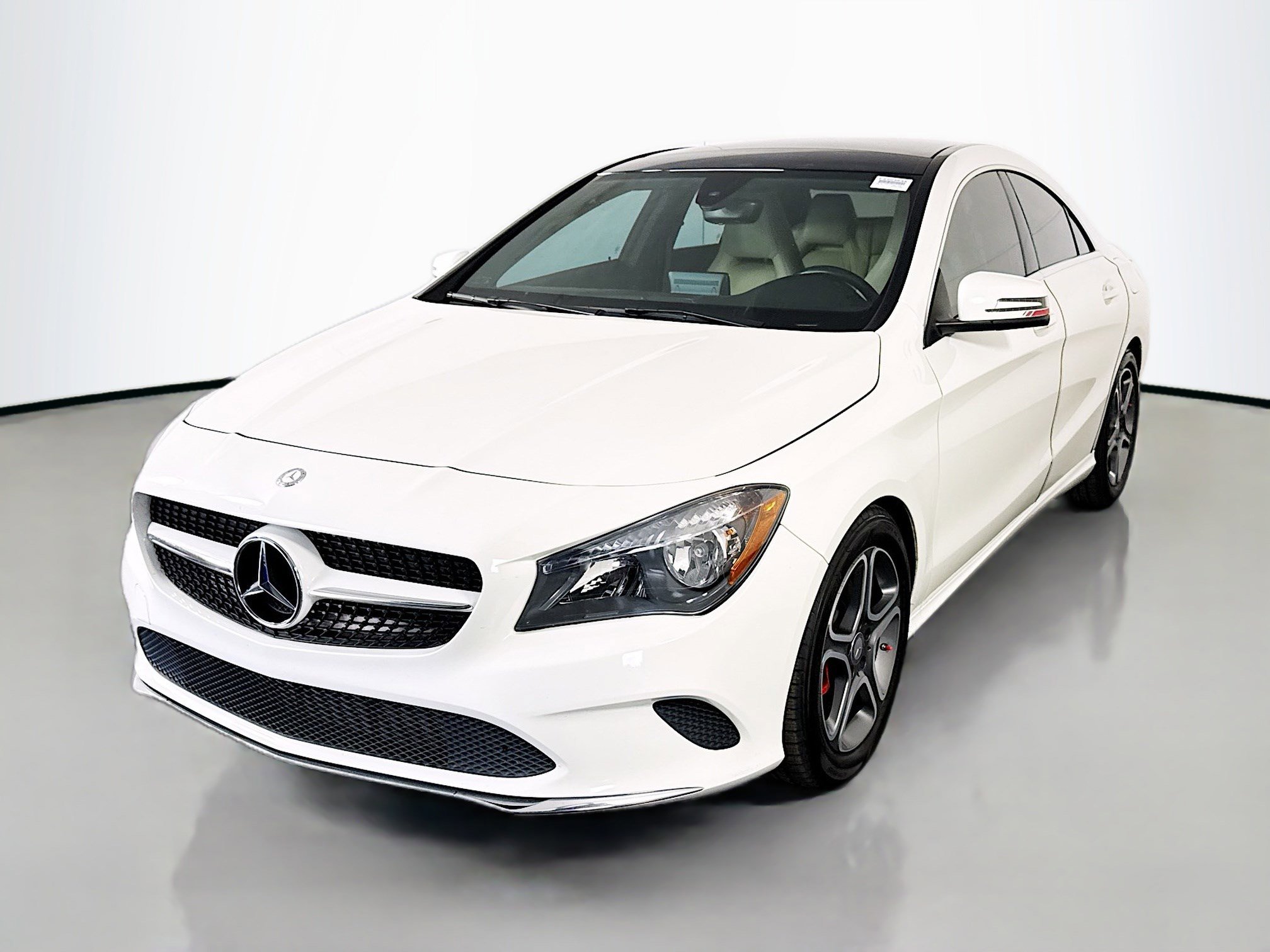 Used 2017 Mercedes-Benz CLA 250 image 4