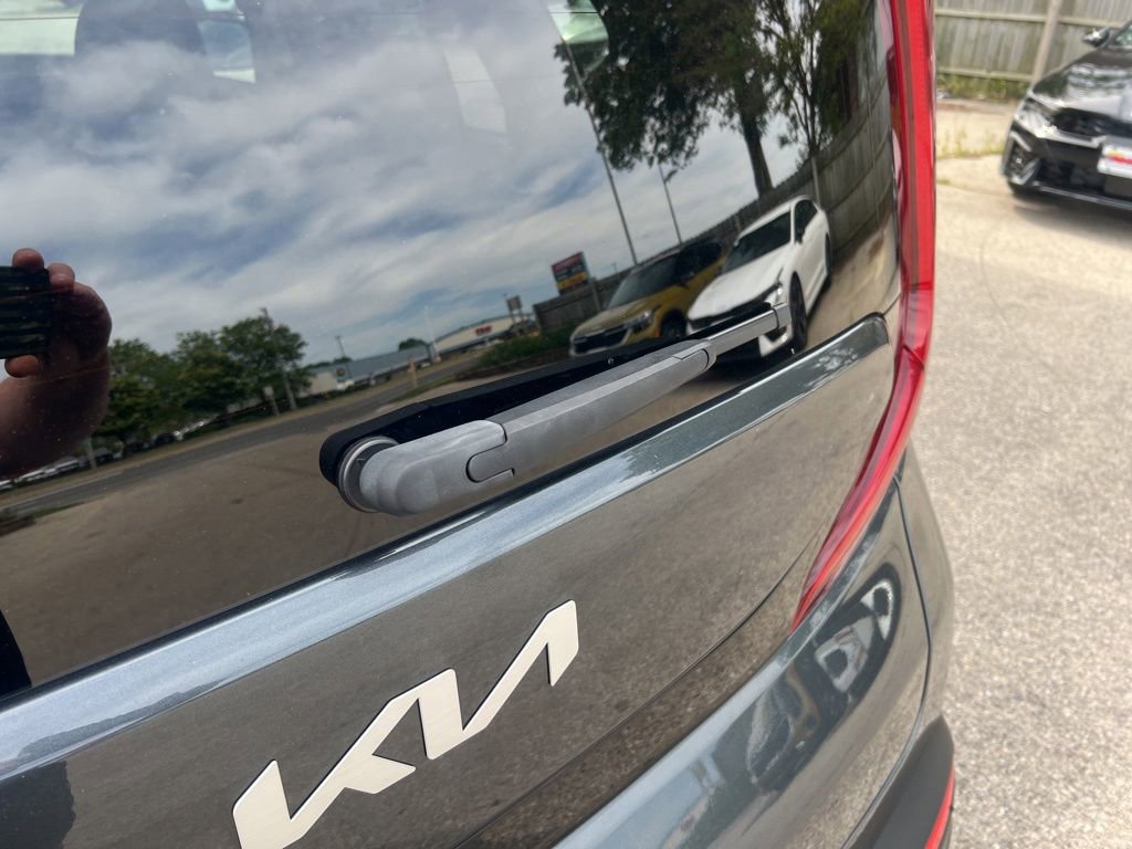 Certified 2022 Kia Soul LX w/ Technology Package FWD image 34