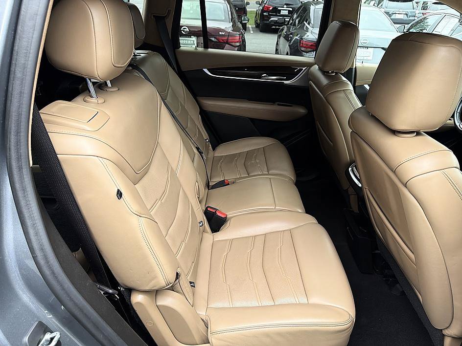 Used 2020 Cadillac XT6 Premium Luxury w/ Platinum Package FWD image 20