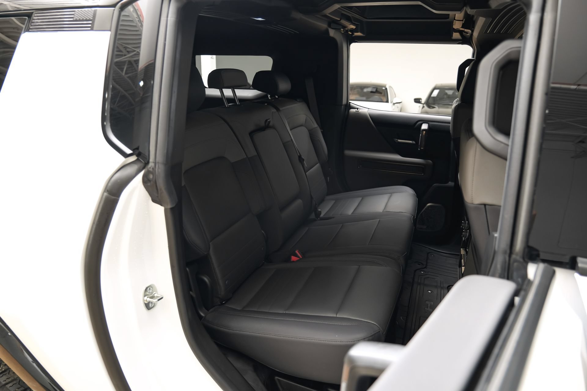 Used 2025 GMC Hummer EV 2X w/ LPO, Sport Package AWD/4WD image 45