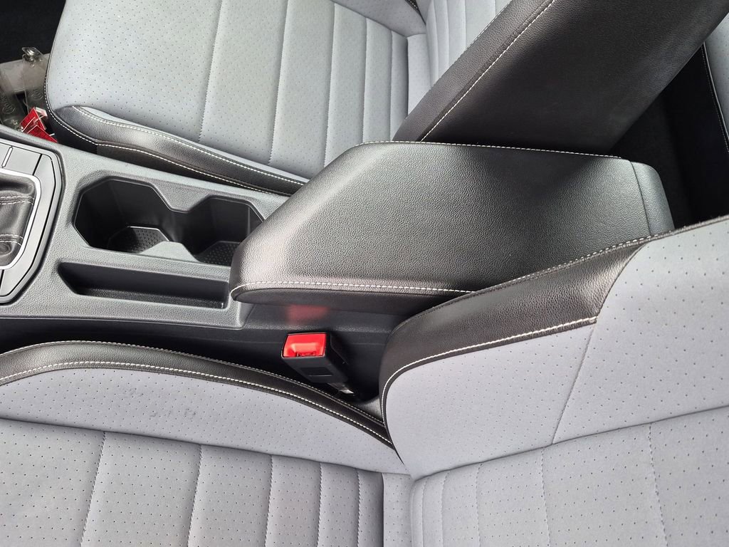 Used 2025 Volkswagen Jetta SE FWD image 20