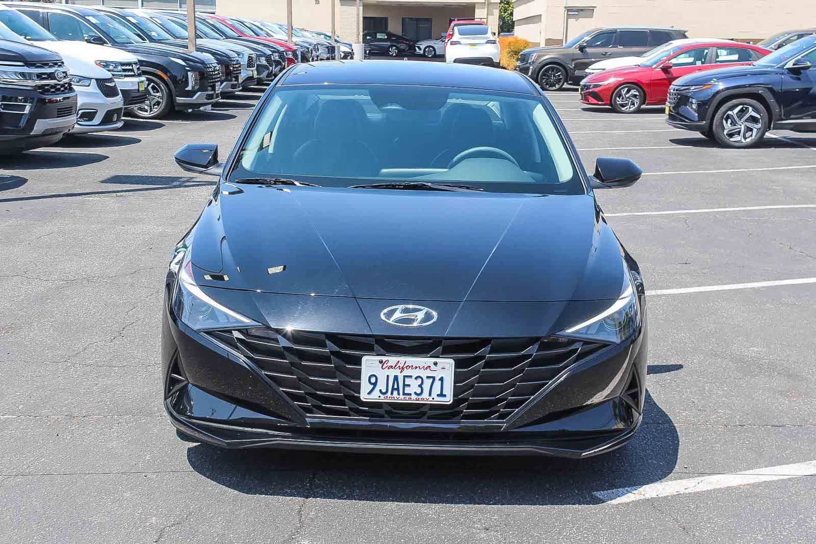 Used 2023 Hyundai Elantra SEL FWD image 2