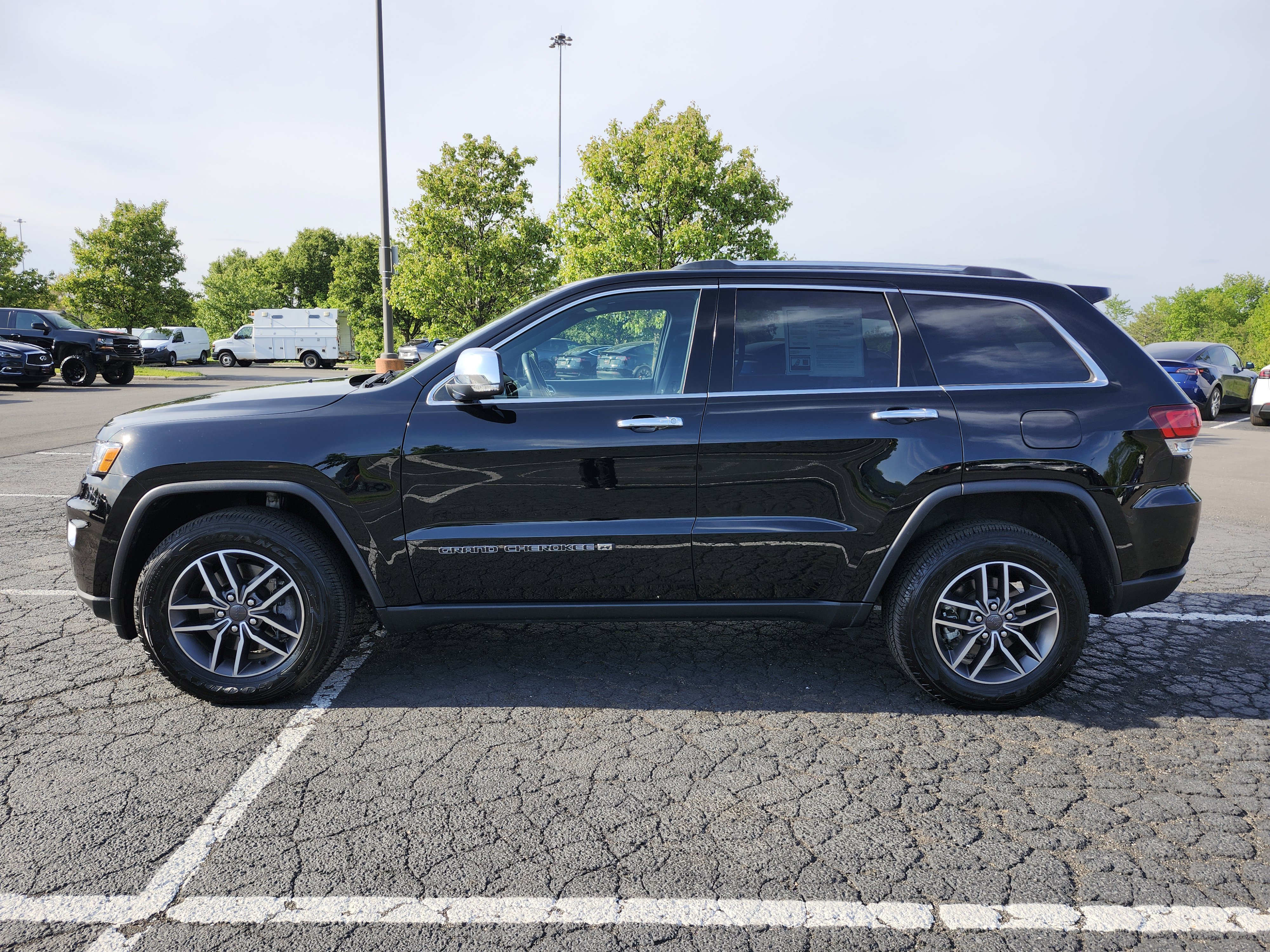 Used 2022 Jeep Grand Cherokee Limited AWD/4WD image 15