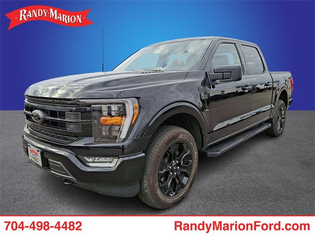 New 2022 Ford F150 XLT w/ XLT Black Appearance Package