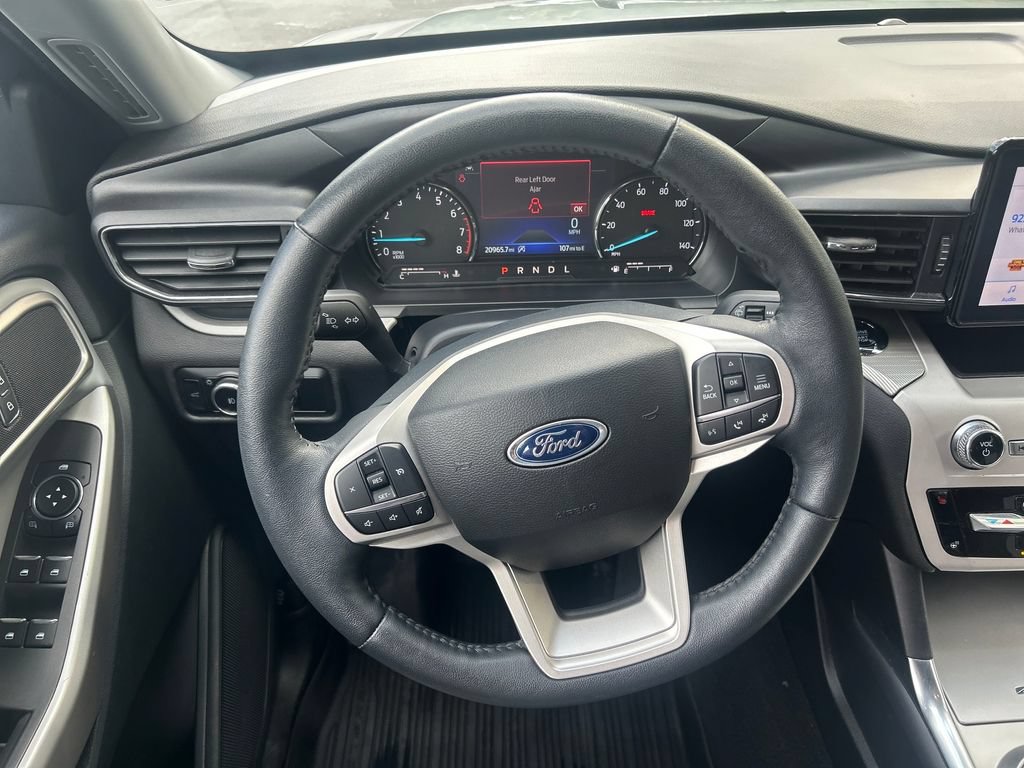 Used 2024 Ford Explorer XLT w/ Equipment Group 202A AWD/4WD image 17