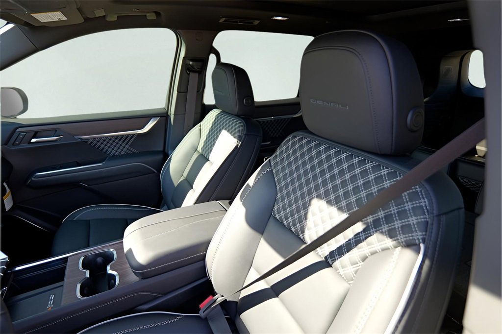 New 2026 GMC Acadia Denali w/ Super Cruise Package image 10