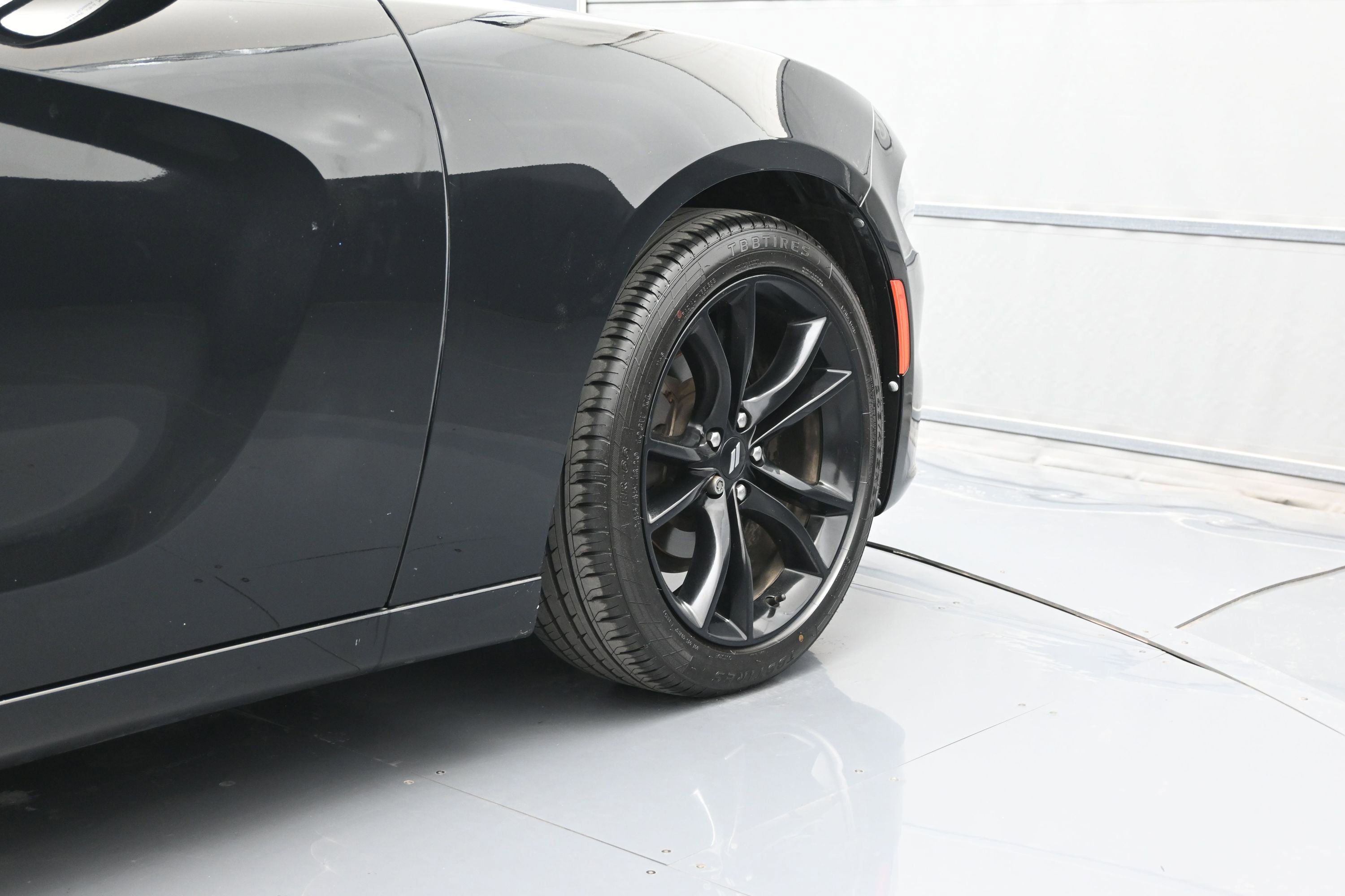 Used 2018 Dodge Charger SXT w/ Blacktop Package RWD image 44