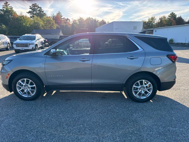 Used 2024 Chevrolet Equinox LT AWD/4WD image 2