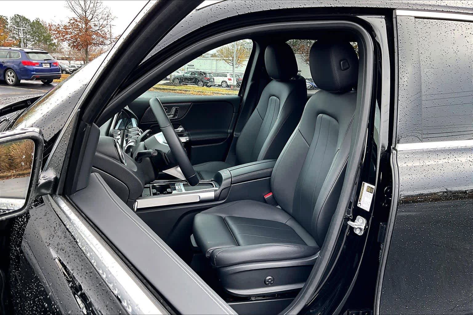 Used 2025 Mercedes-Benz GLB 250 image 9