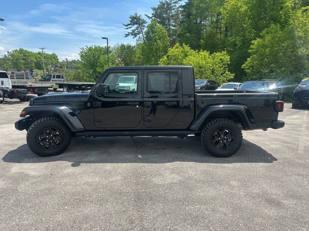 Used 2023 Jeep Gladiator Sport AWD/4WD image 2
