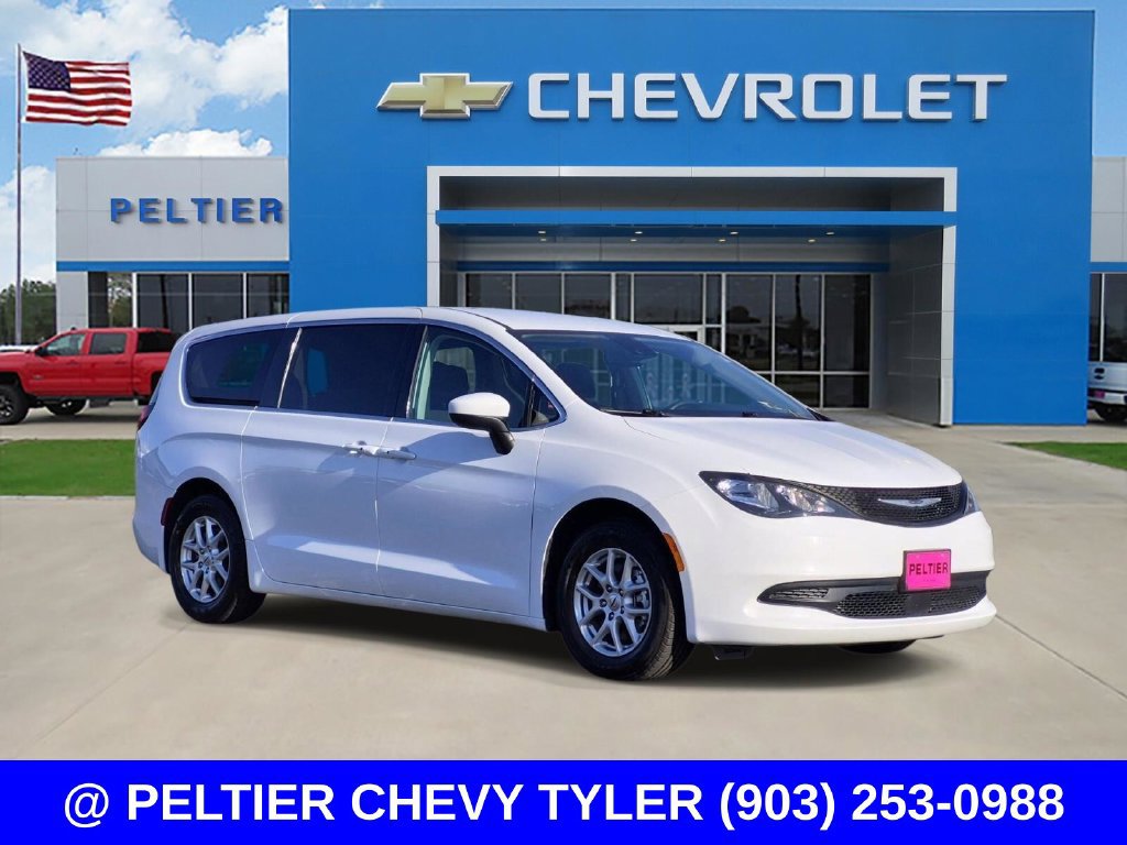 Used 2023 Chrysler Voyager LX FWD image 1