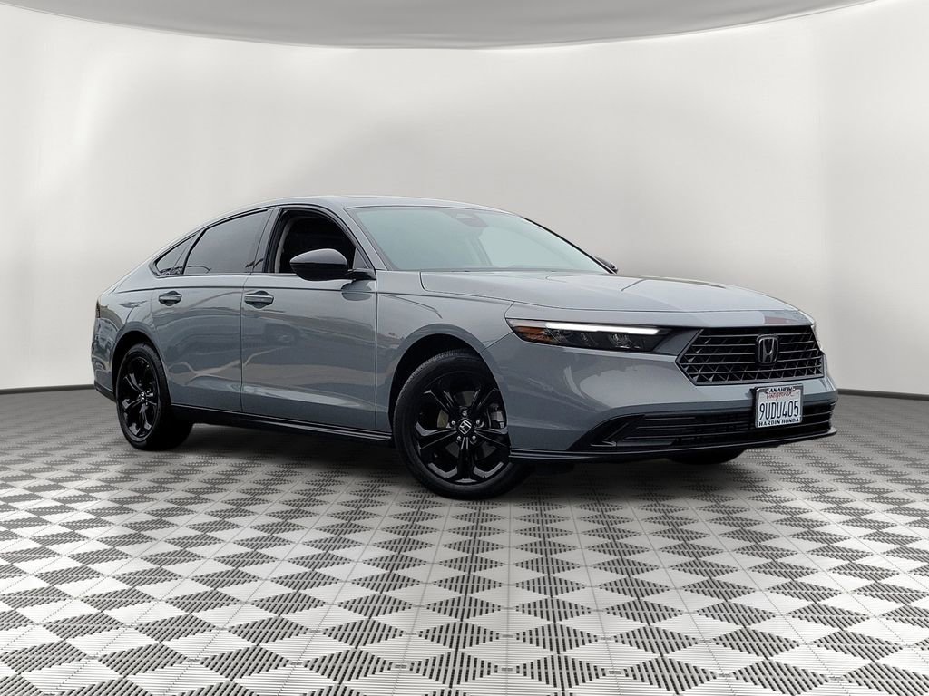 Certified 2025 Honda Accord SE image 2