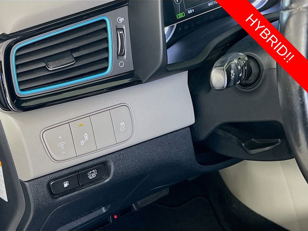 Certified 2017 Kia Niro Touring image 11