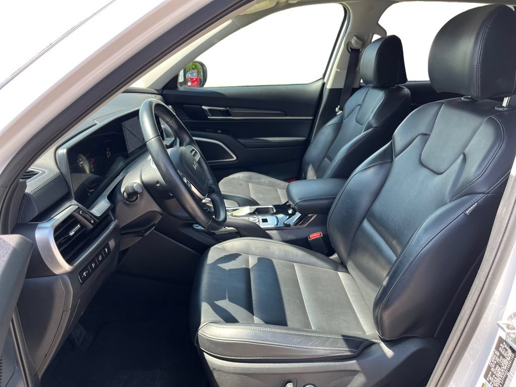 Used 2025 Kia Telluride S AWD/4WD image 23