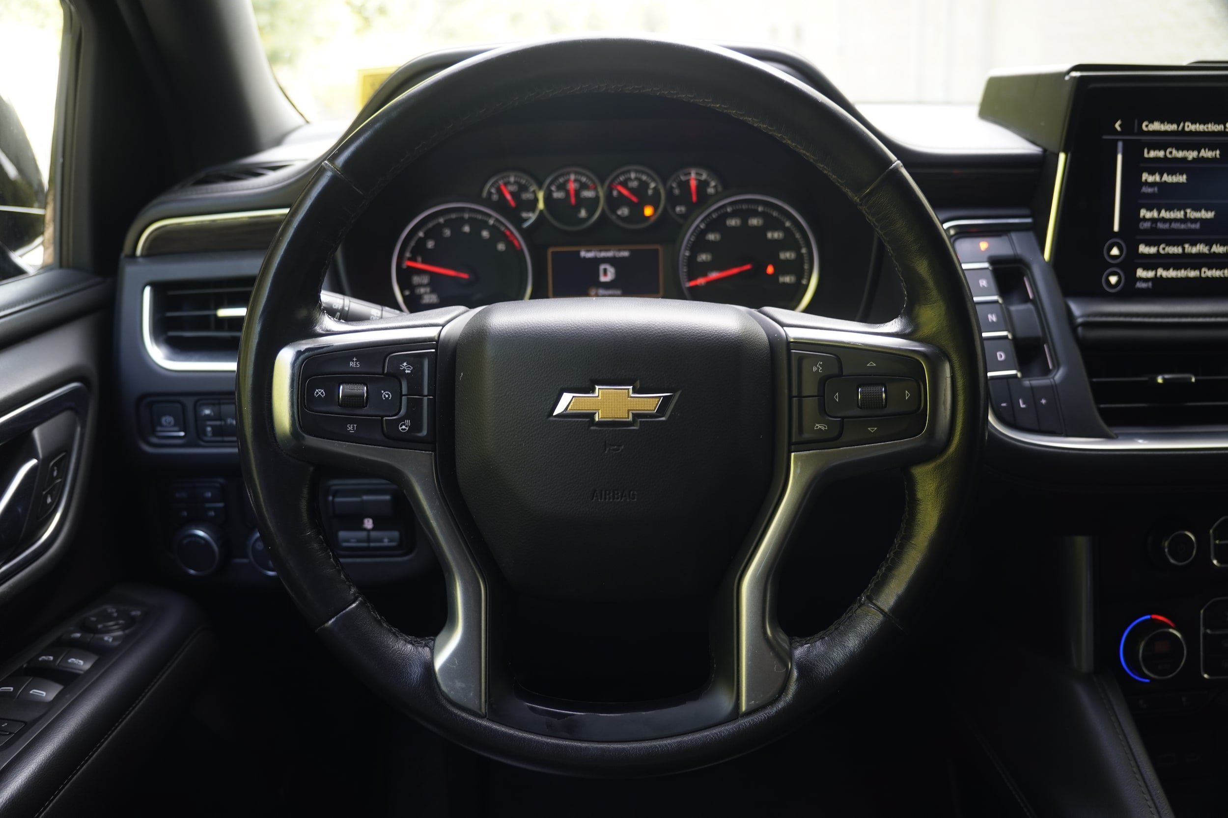 Used 2021 Chevrolet Tahoe LT w/ LT Signature Package AWD/4WD image 17