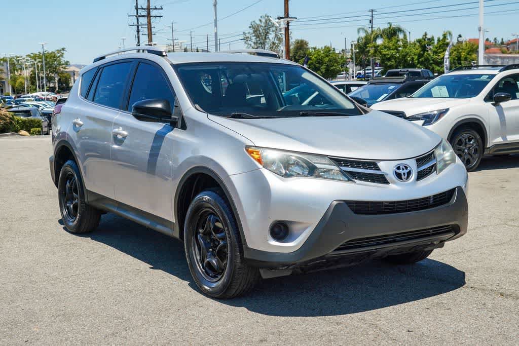 Used 2014 Toyota RAV4 LE FWD image 3