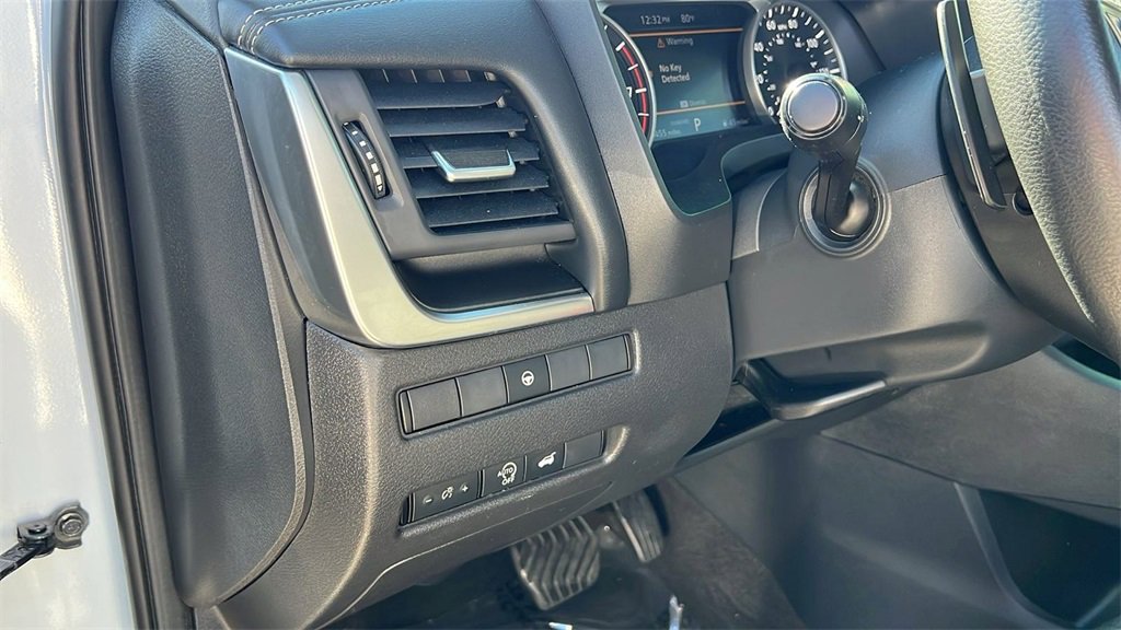 Used 2024 Nissan Rogue SV image 9