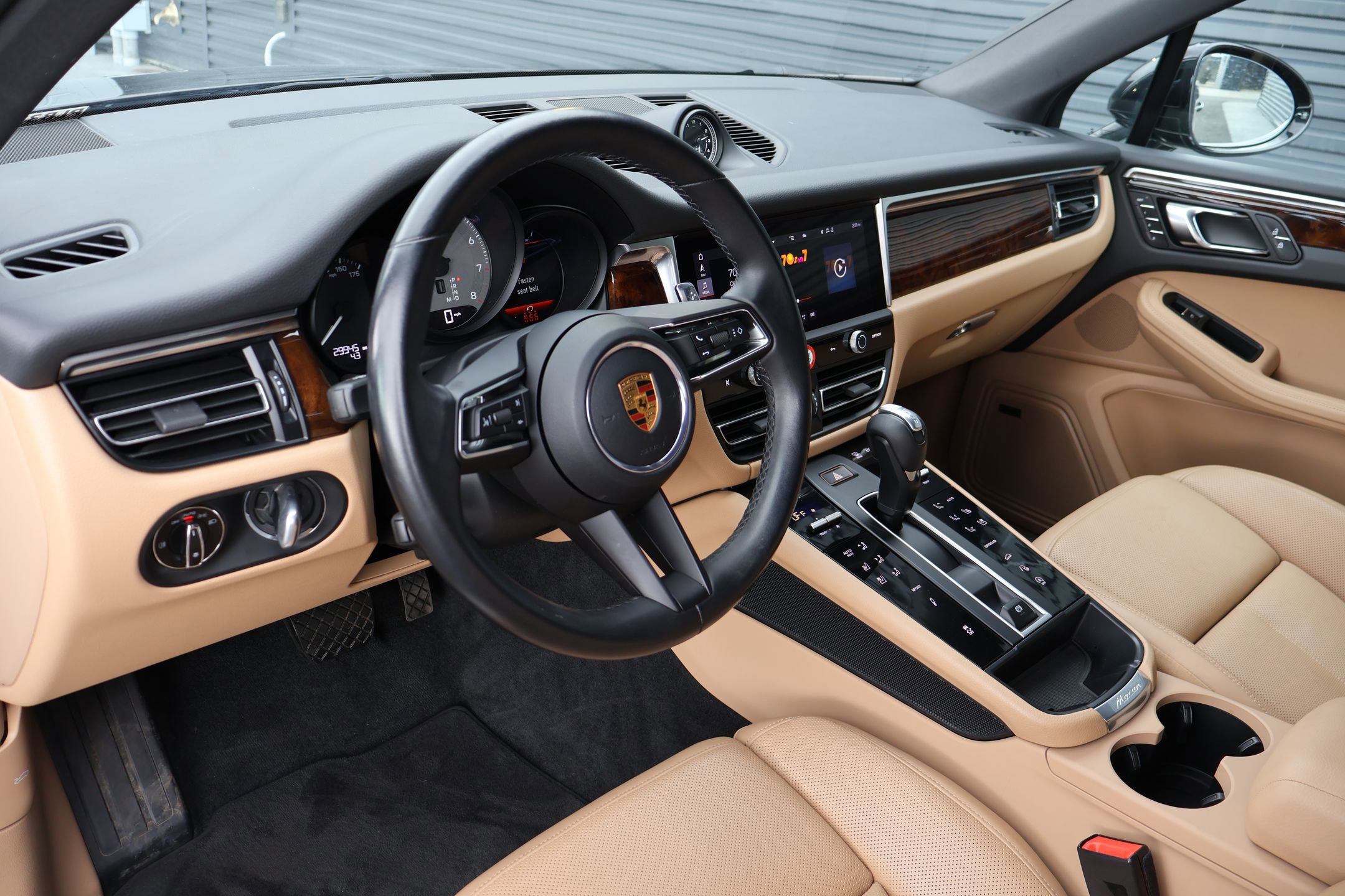 Certified 2023 Porsche Macan S image 4