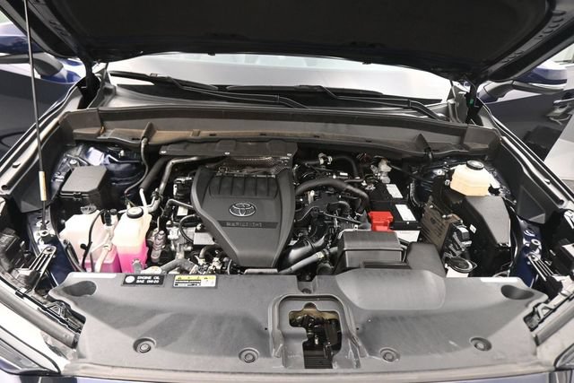 Used 2025 Toyota Grand Highlander AWD image 12