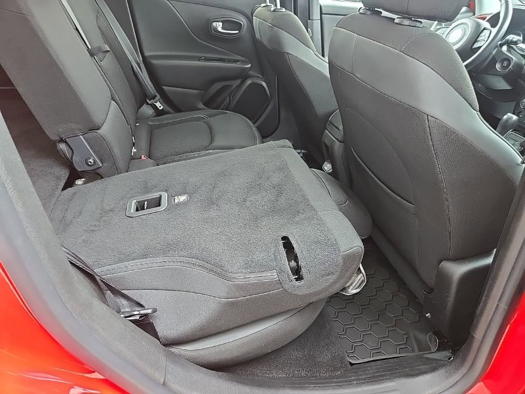 Used 2022 Jeep Renegade Latitude w/ Sun/Sound Group image 90