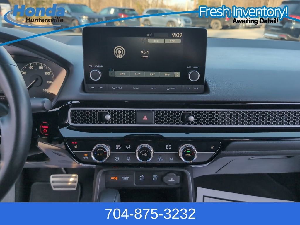 Used 2025 Honda Civic Sport image 17