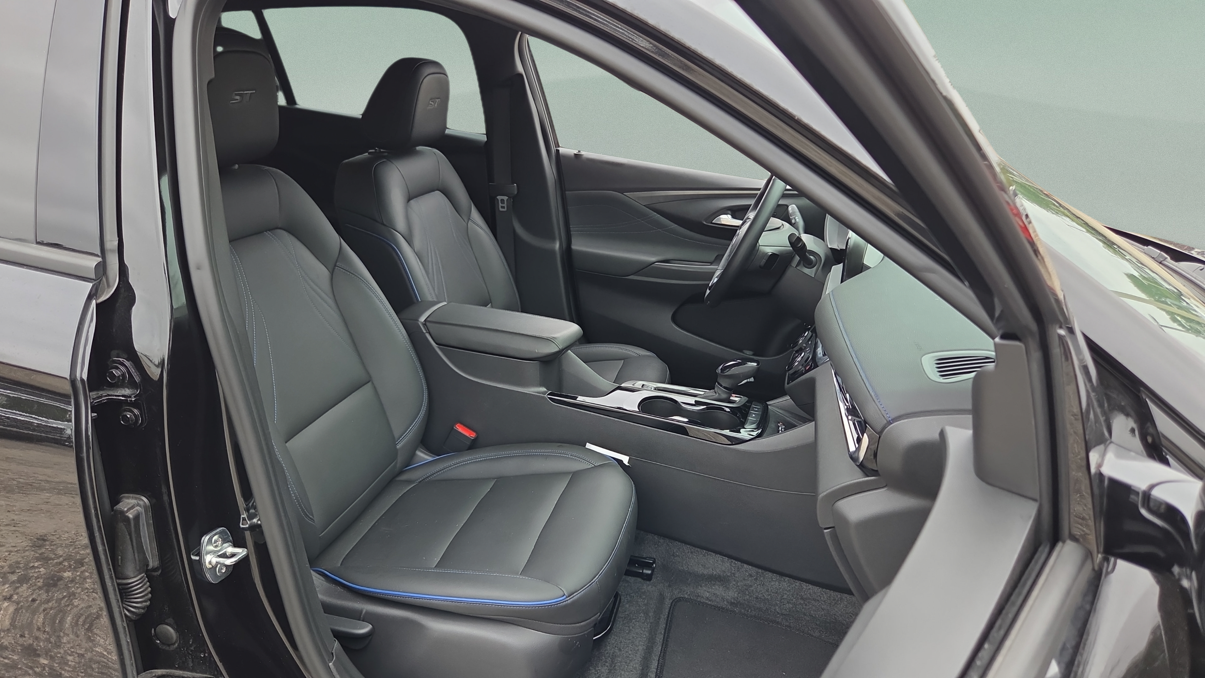 Used 2025 Buick Envista Sport Touring w/ Convenience I Package FWD image 15