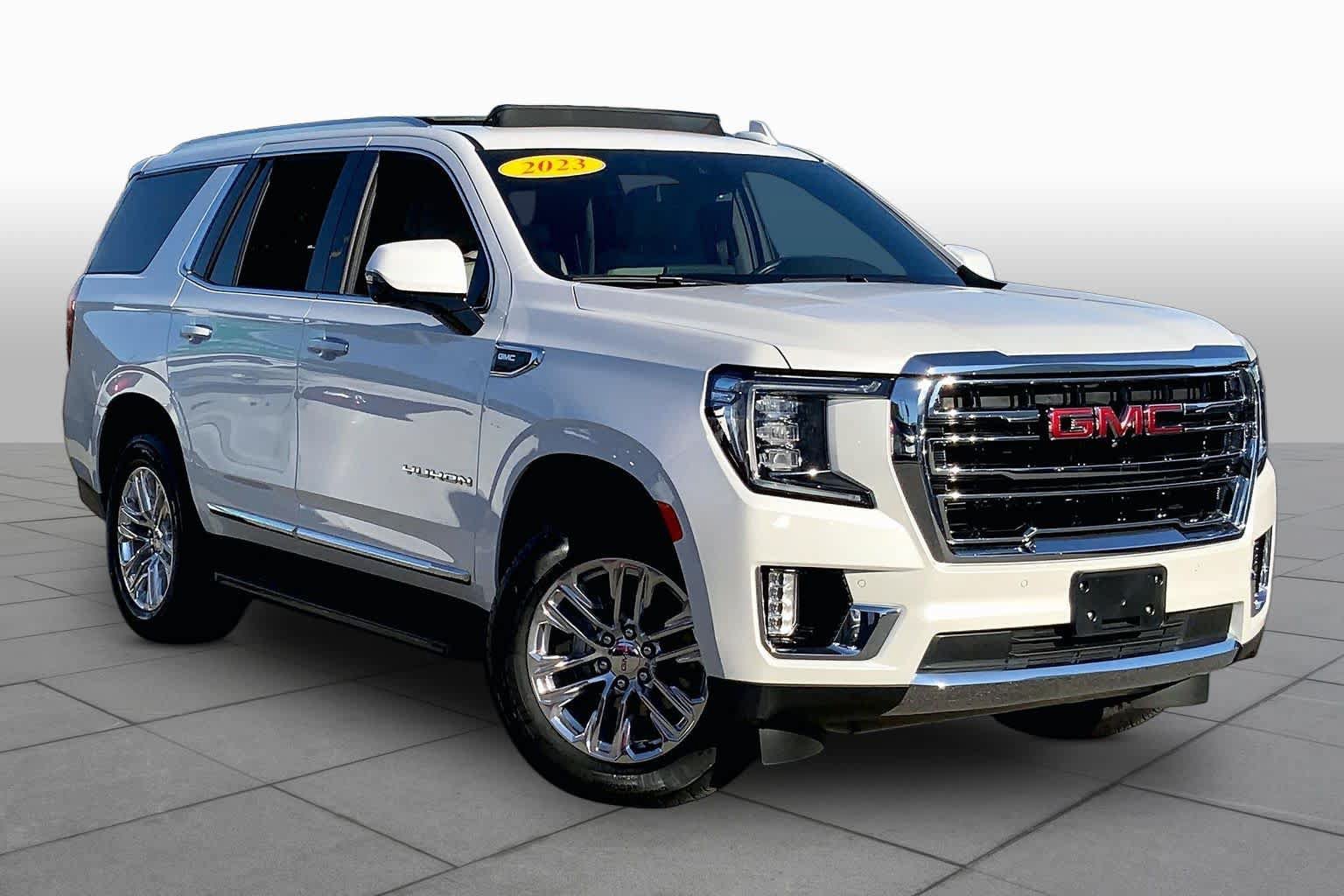 Used 2023 GMC Yukon SLT w/ SLT Premium Package AWD/4WD image 3