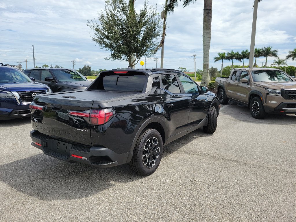 Used 2023 Hyundai Santa Cruz SEL Premium AWD/4WD image 3