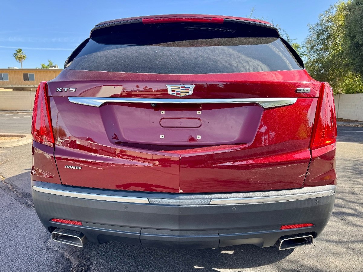 Used 2018 Cadillac XT5 Premium Luxury w/ Driver Assist Package AWD/4WD image 8