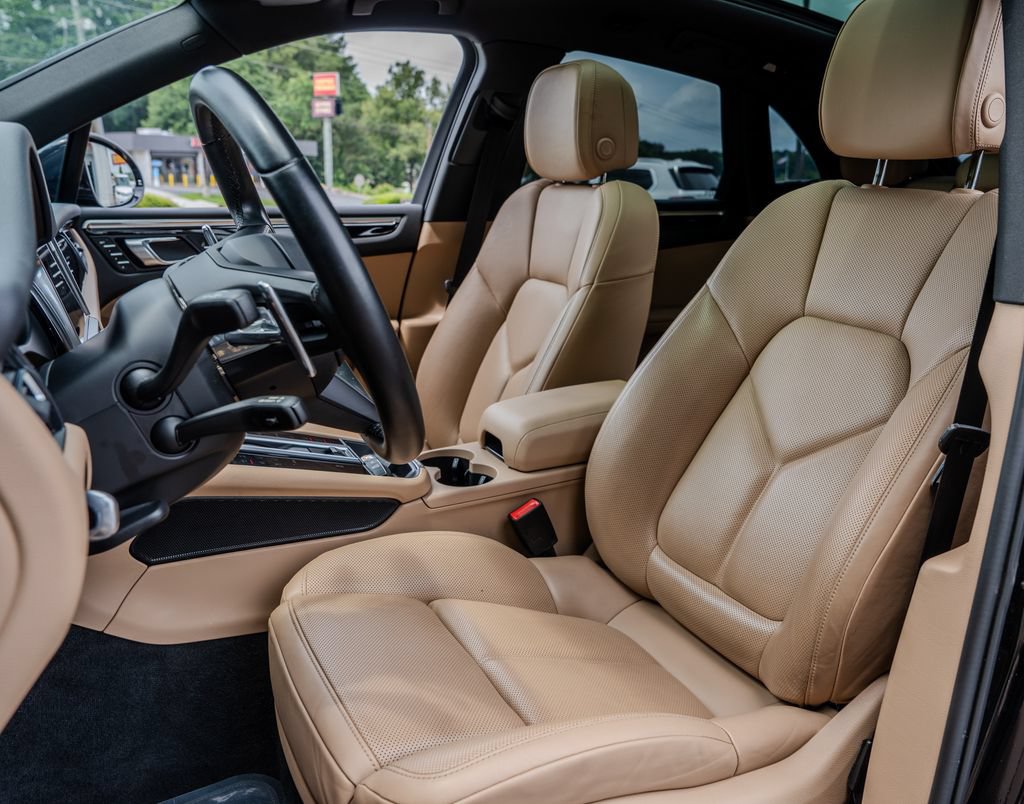 Used 2024 Porsche Macan w/ Premium Plus Package AWD/4WD image 19