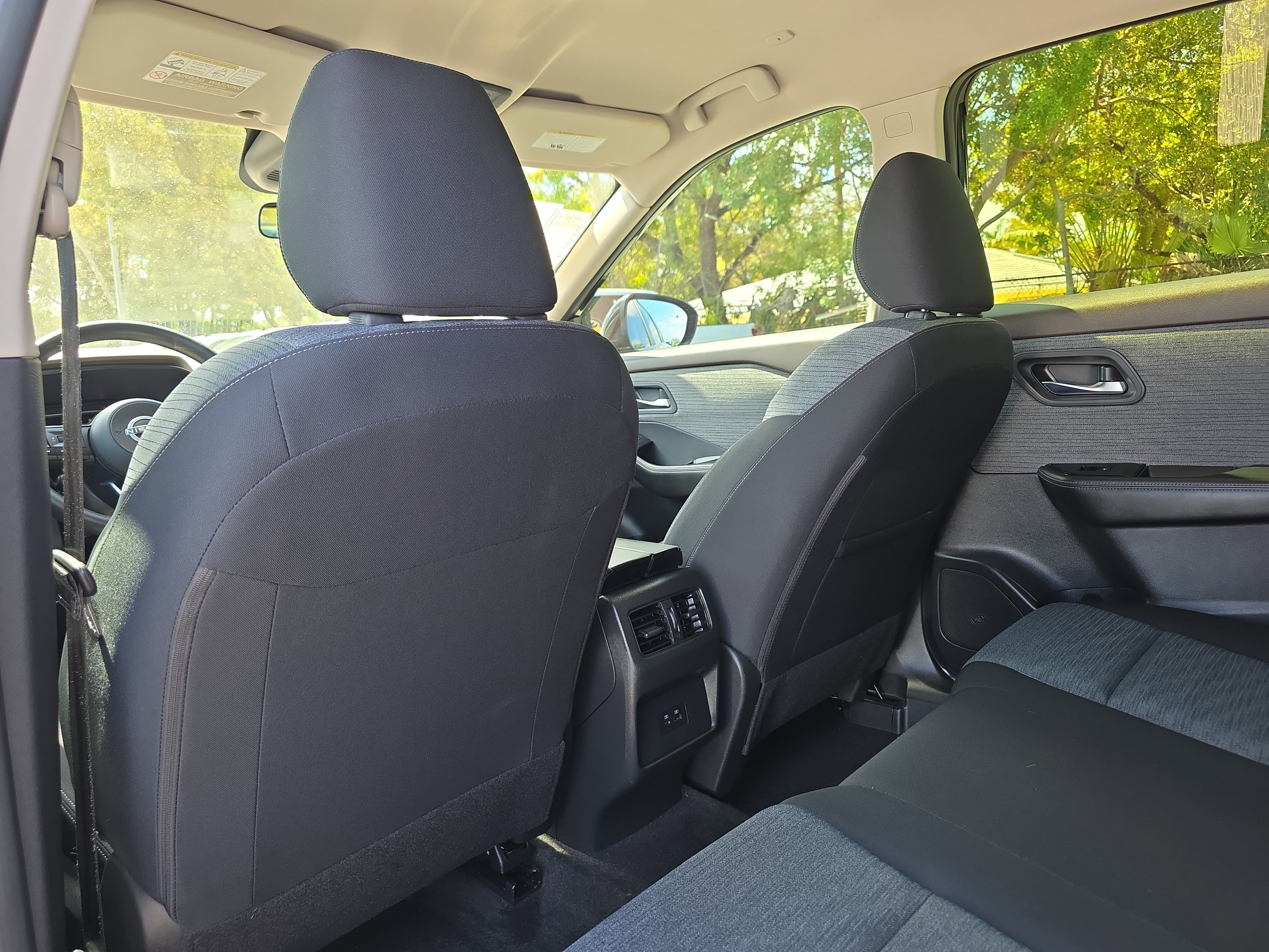 Used 2023 Nissan Rogue SV image 16